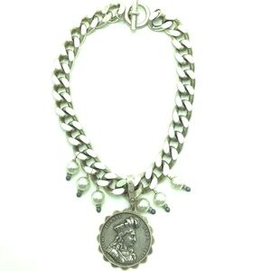 French Kande Bevel Chain Joan Medal Necklace